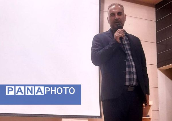 بازدید دانش‌آموزان پایه هفتم دبیرستان میرزا جعفر سروقد از فرهنگسرای انقلاب