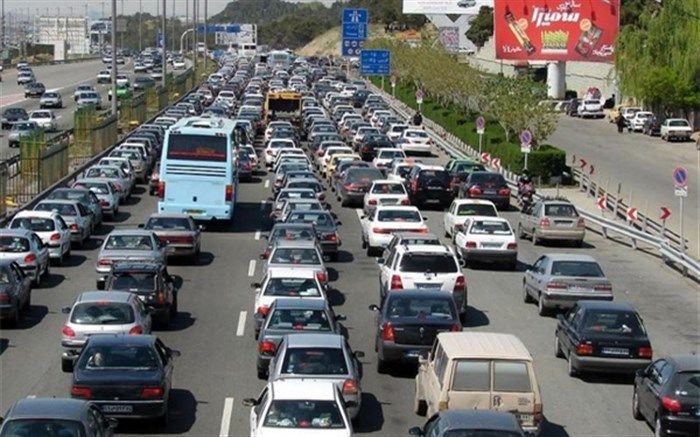 ترافیک آزاد راه کرج- تهران از پل کلاک تا گرمدره نیمه سنگین است