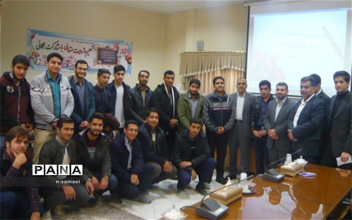 نشست منتخبین شورای دانش آموزی آموزشگاه های متوسطه ناحیه 4 برگزارشد