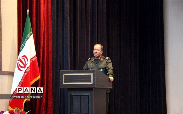 آموزش و پرورش نقش بسزایی  در امر تربیت دارد