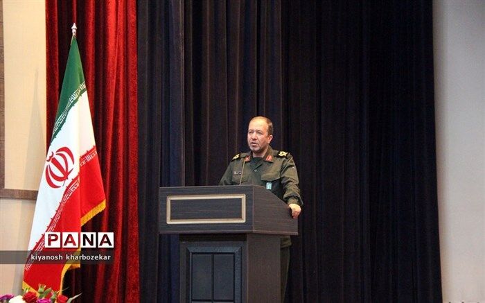 آموزش و پرورش نقش بسزایی  در امر تربیت دارد