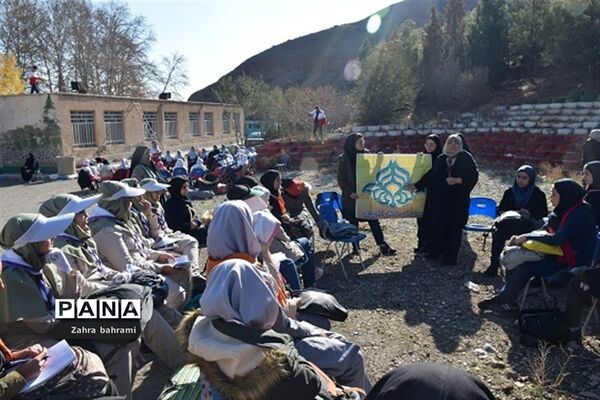 برگزاری اردو و همایش کوه‌پیمایی تشکیلات دانش آموزی پاکدشت