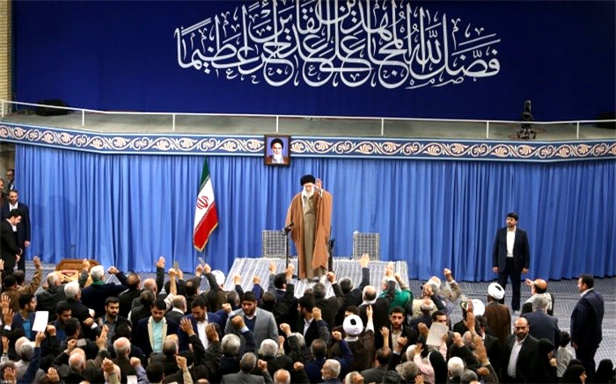 رهبر معظم انقلاب: مهمترین وظیفه مردم و مسئولان، تقویت اقتصاد کشور است