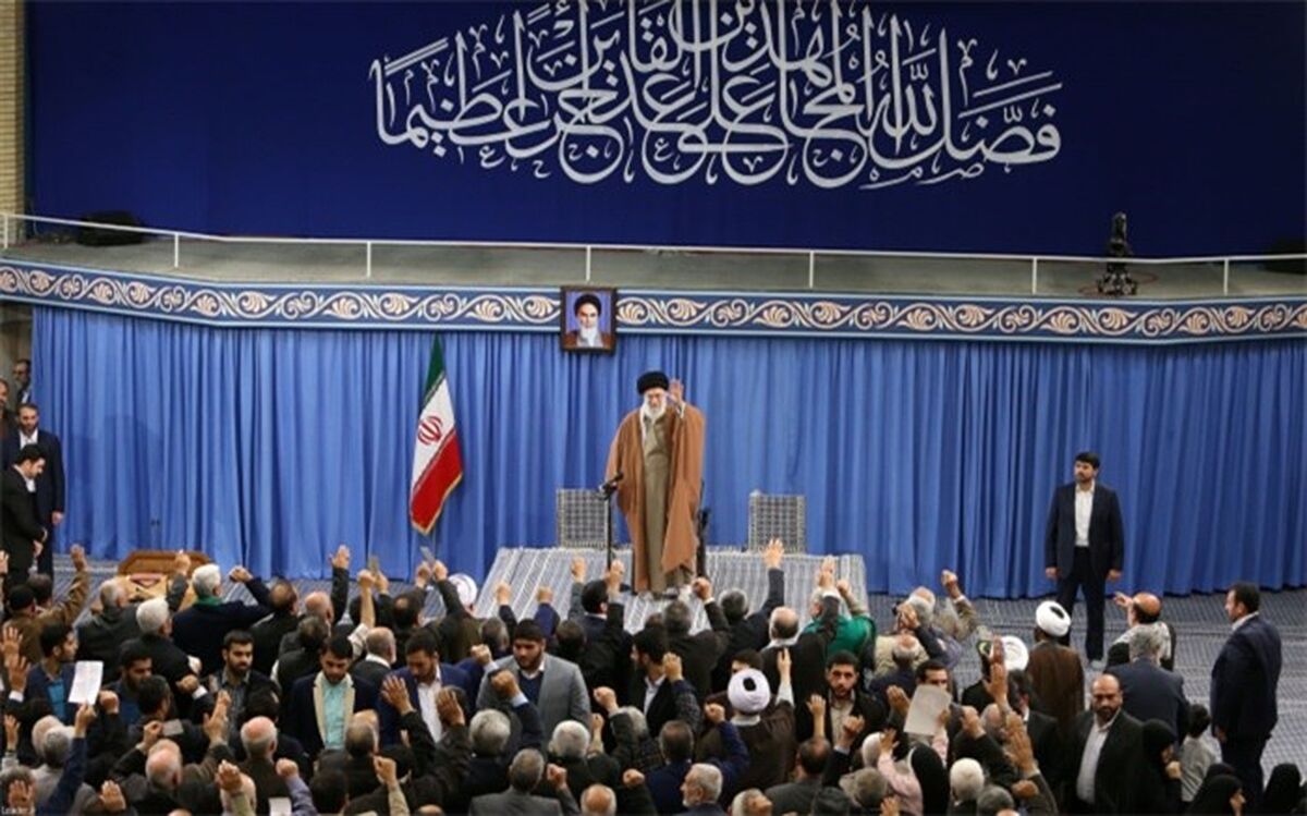رهبر معظم انقلاب: مهمترین وظیفه مردم و مسئولان، تقویت اقتصاد کشور است