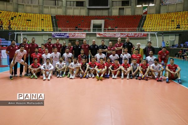 دیدار تیم‌های والیبال شهرداری ارومیه و دورنای ارومیه