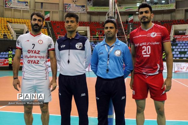 دیدار تیم‌های والیبال شهرداری ارومیه و دورنای ارومیه