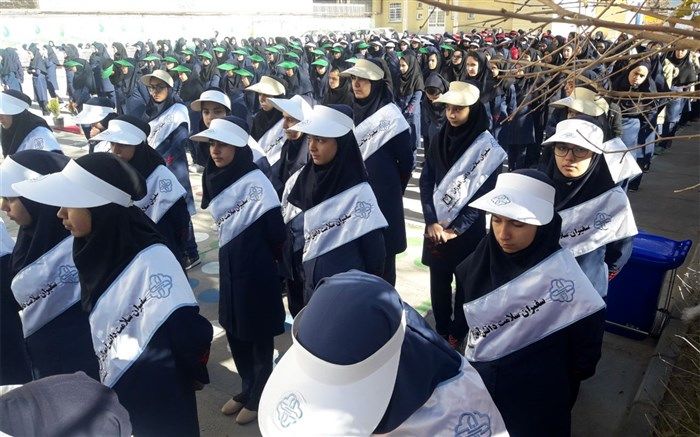 نواختن زنگ افتتاحیه سفیران سلامت دانش آموزی ،در تربت جام