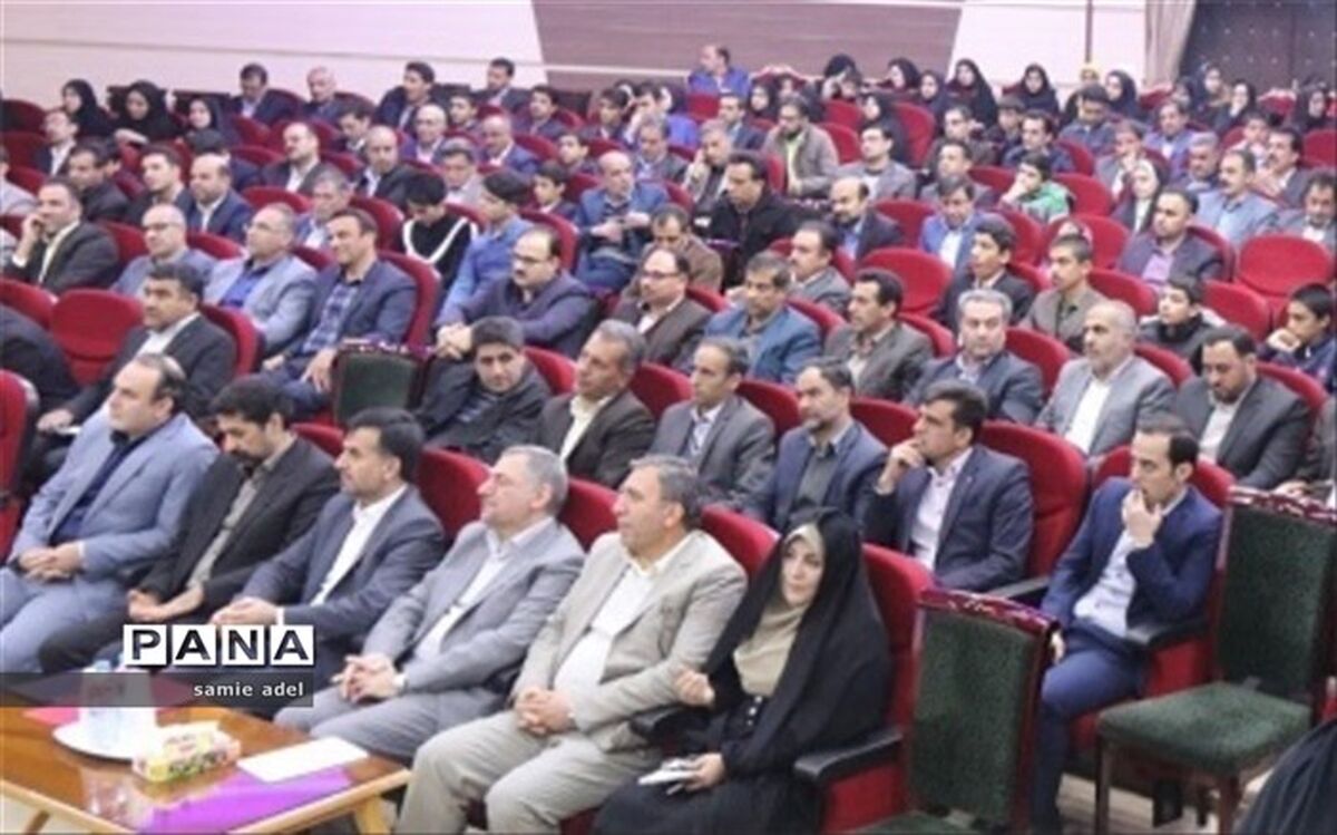 مدیر کل آموزش و پرورش استان اصفهان: در کنار قله رفیع موفقیت، دره عمیق غرور، خطری همیشگی برای پیشرفت محسوب می گردد
