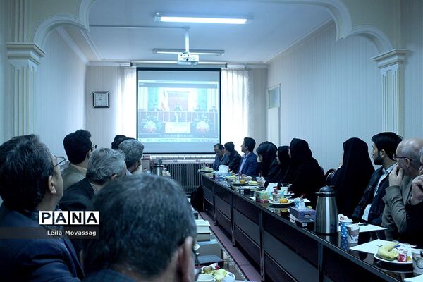 جلسه هیات رئیسه شوراهای دانش‌آموزی  و نمایندگان نهمین دوره مجلس شورای دانش‌آموزی درآذربایجان شرقی