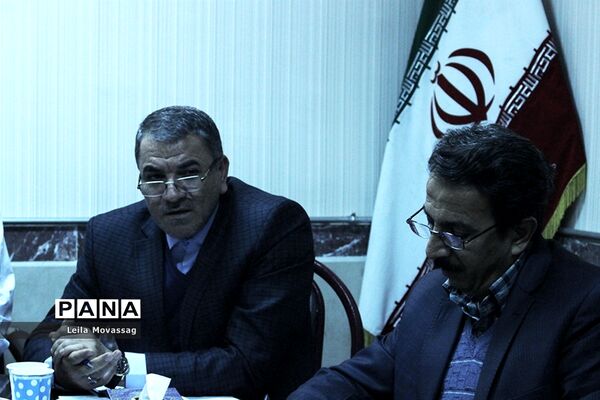 جلسه هیات رئیسه شوراهای دانش‌آموزی  و نمایندگان نهمین دوره مجلس شورای دانش‌آموزی درآذربایجان شرقی