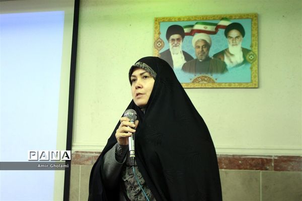 اعزام دانش‌آموزان دختر منطقه چهاردانگه  به مناطق عملیاتی جنوب کشور