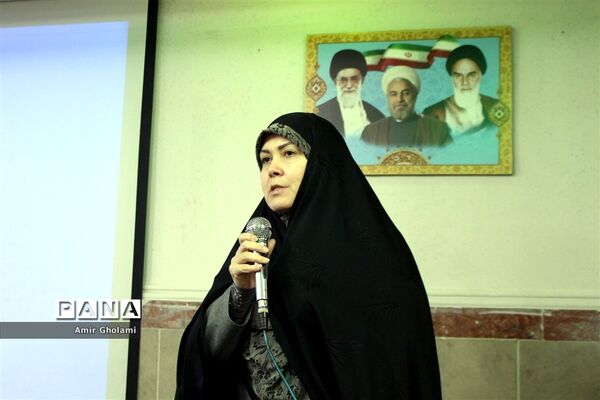 اعزام دانش‌آموزان دختر منطقه چهاردانگه  به مناطق عملیاتی جنوب کشور