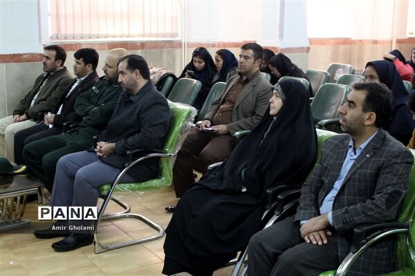 اعزام دانش‌آموزان دختر منطقه چهاردانگه  به مناطق عملیاتی جنوب کشور