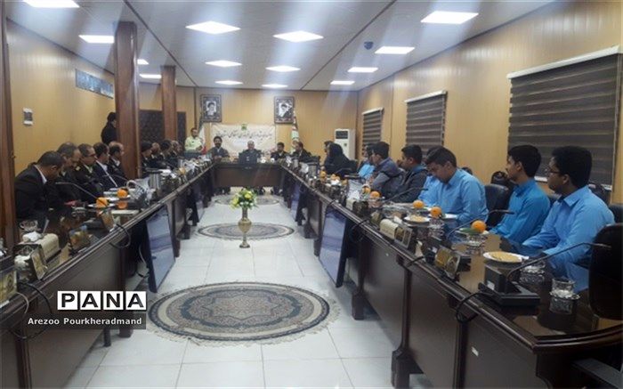 جلسه اندیشه ورزی فرماندهی انتظامی استان یزد با دانش آموزان و دانشجویان نخبه استان