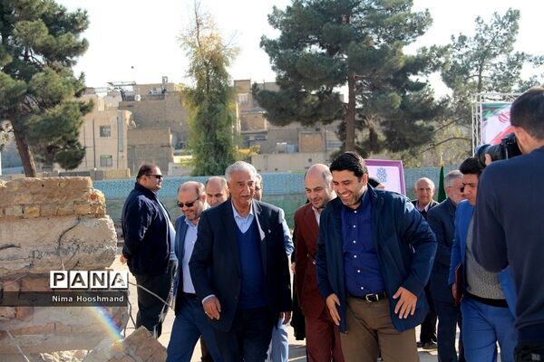 مراسم کلنگ زنی مدرسه خیرساز در شهرری