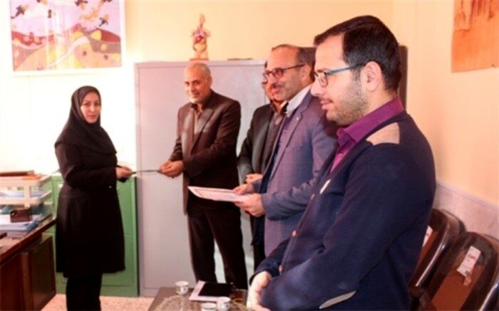 معلم خندابی در جشنواره کشوری الگوهای تدریس برتر سوم شد