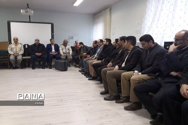 دوره آموزشی  مربیان جدیدالورود و باز آموزی مربیان پیشتاز سازمان دانش آموزی