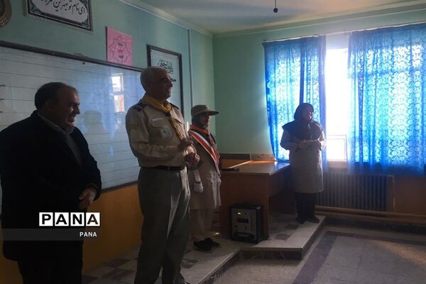 دوره آموزشی  مربیان جدیدالورود و باز آموزی مربیان پیشتاز سازمان دانش آموزی