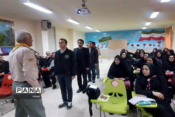دوره آموزشی  مربیان جدیدالورود و باز آموزی مربیان پیشتاز سازمان دانش آموزی