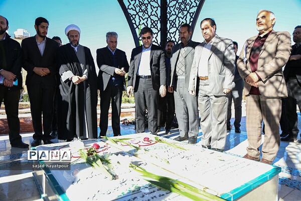 حضور امیرآبادی نماینده مجلس در دانشگاه آزاد اسلامی قم و دیدار با دانشجویان بسیجی و انجمن‌های دانشجویی
