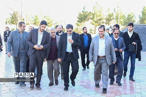 حضور امیرآبادی نماینده مجلس در دانشگاه آزاد اسلامی قم و دیدار با دانشجویان بسیجی و انجمن‌های دانشجویی
