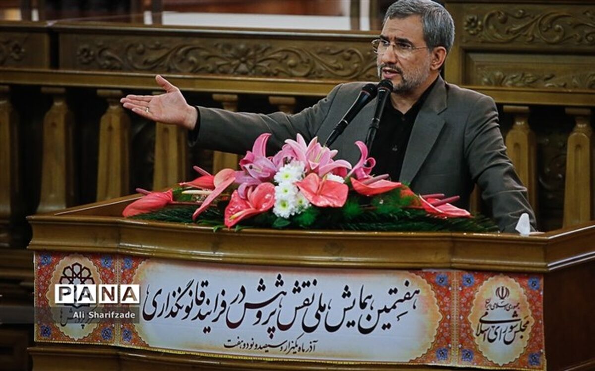 طعنه عضو شورای نگهبان به مدعیان فضای مجازی کشور