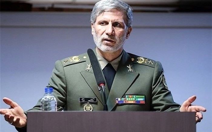 وزیر دفاع: دانشمندان ومتخصصان صنعت دفاعی کشور درخط مقدم مبارزه با استکبار هستند