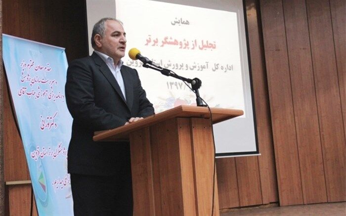 مدیر پژوهشگر محیط آموزشی را پژوهش محور می کند
