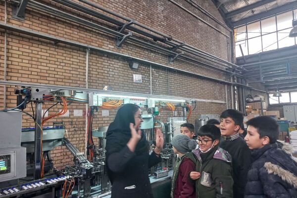 علم در صحنه عمل؛ گردش علمی دانش‌آموزان باقرالعلوم در کارخانه کیان صفا