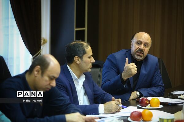 جلسه هم اندیشی نظارت بر سرویس مدارس و کار فرهنگی