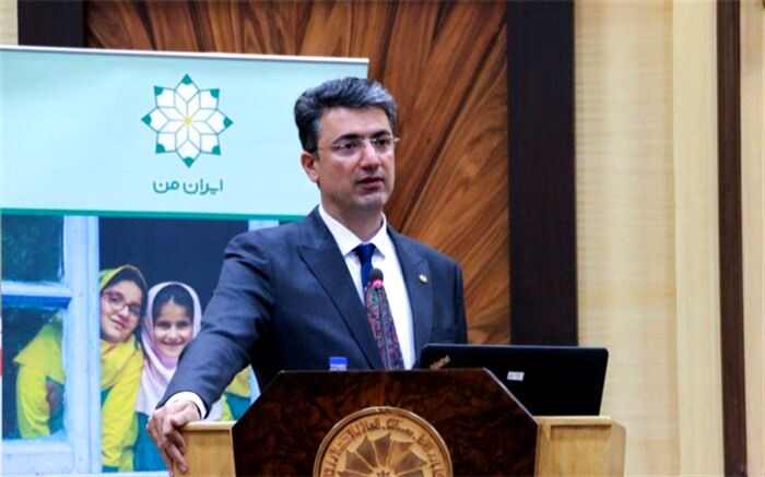 پدرام سلطانی: باید شکاف آموزشی بین مرکز و پیرامون را کم کنیم