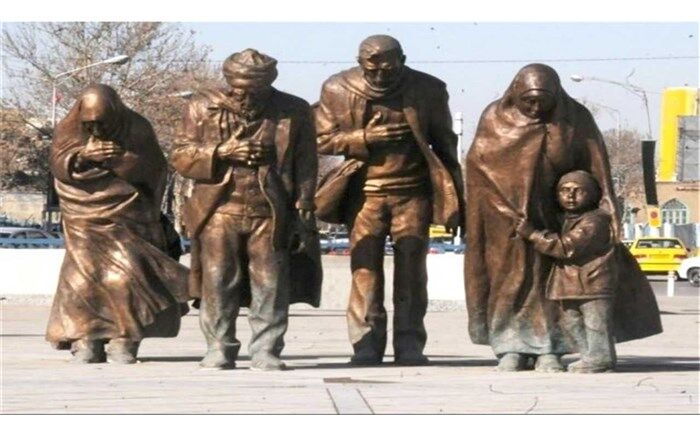 رونمایی از اثر «دگردیسی فرم» محسن وزیری مقدم در ششمین دوسالانه مجسمه های شهری