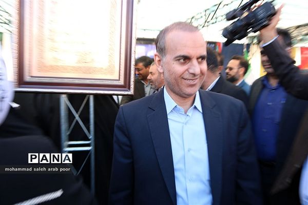 افتتاح نمایشگاه مدارس غیر انتفاعی با حضور مدیر کل مدارس غیر انتفاعی وزارت آموزش وپرورش