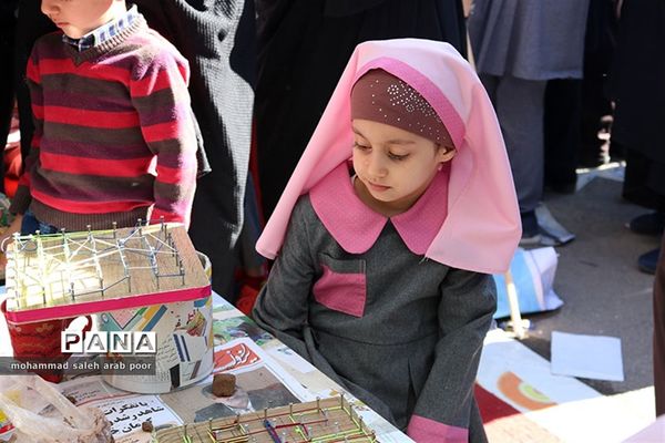 افتتاح نمایشگاه مدارس غیر انتفاعی با حضور مدیر کل مدارس غیر انتفاعی وزارت آموزش وپرورش