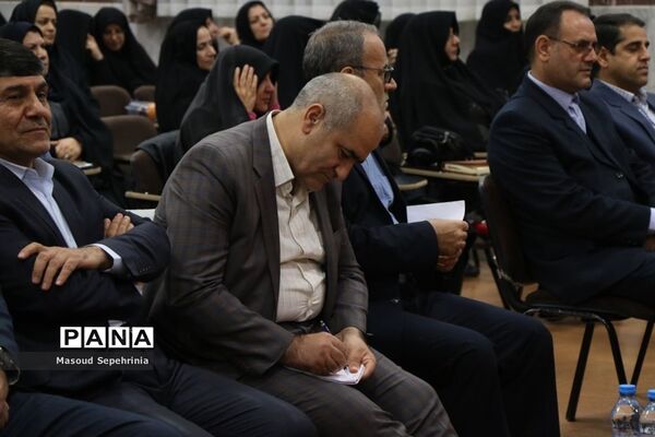 آیین افتتاح توزیع وسایل و تجهیزات ورزشی دانش‌آموزان آذربایجان شرقی
