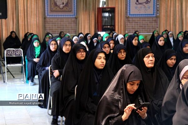 مراسم نمادین هفته بزرگداشت قرآن، عترت و نماز
