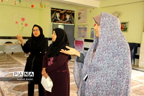 نماز جماعت ظهر و عصر مدرسه  ام‌البنین شهرستان بوشهر