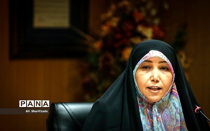مینایی‌پور: 500 هزار کارمند خانم در آموزش و پرورش فعالیت می‌کنند