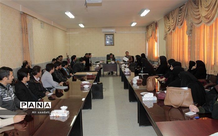 انتقال ارزش ها و باورهای دینی  و اعتقادات یک جامعه به نسل بعد  یکی از کارکرد های مهم آموزش و پرورش است