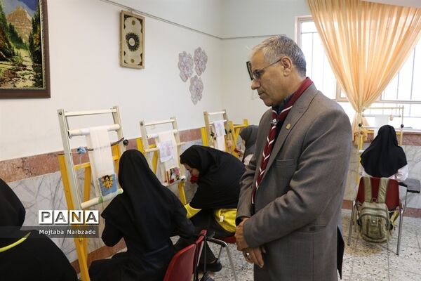 برگزاری جشنواره غذای سالم  و دست سازه‌های هنرجویان  هنرستان شهدای فلسطین ناحیه 4 مشهد