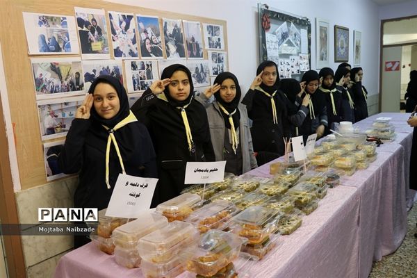 برگزاری جشنواره غذای سالم  و دست سازه‌های هنرجویان  هنرستان شهدای فلسطین ناحیه 4 مشهد