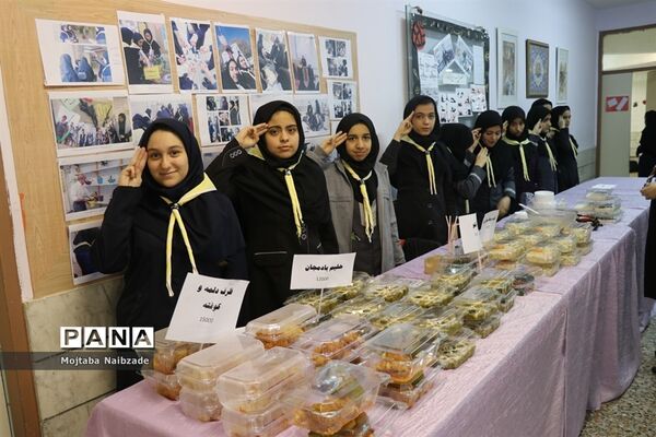 برگزاری جشنواره غذای سالم  و دست سازه‌های هنرجویان  هنرستان شهدای فلسطین ناحیه 4 مشهد