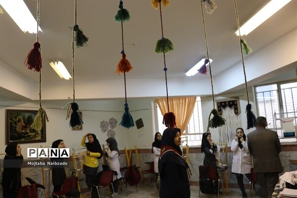 برگزاری جشنواره غذای سالم  و دست سازه‌های هنرجویان  هنرستان شهدای فلسطین ناحیه 4 مشهد