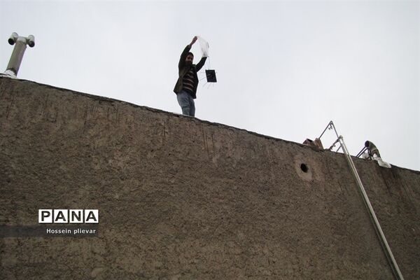 مسابقات نجات تخم مرغ در دبیرستان شهید نواب صفوی بیرجند