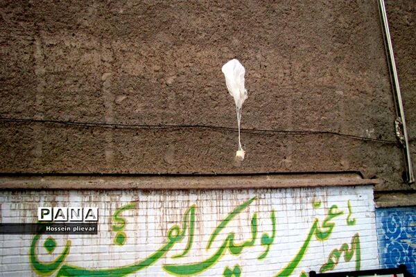 مسابقات نجات تخم مرغ در دبیرستان شهید نواب صفوی بیرجند