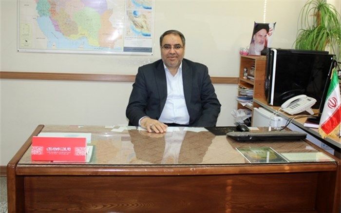 به‌عنوان متولی امر تعلیم و تربیت باید نقش فعال تری در جامعه ایفا کنیم