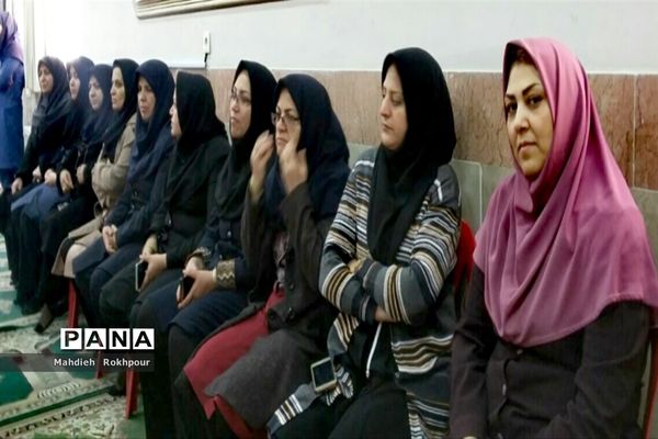 برگزاری جشن یلدا در دبیرستان متوسطه اول فخرالزمان قریب