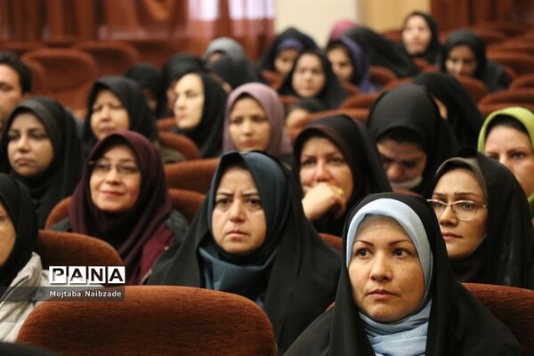 همایش استانی تجلیل از برگزیدگان حوزه تحقیق و پژوهش اداره کل آموزش و پرورش خراسان رضوی