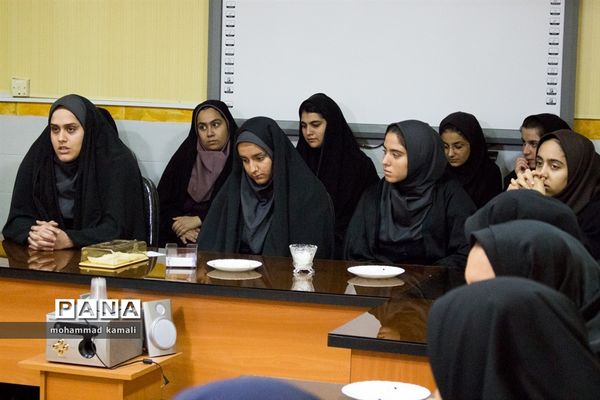 نشست اعضای شوراهای دانش‌آموزی محلات