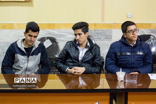 نشست اعضای شوراهای دانش‌آموزی محلات